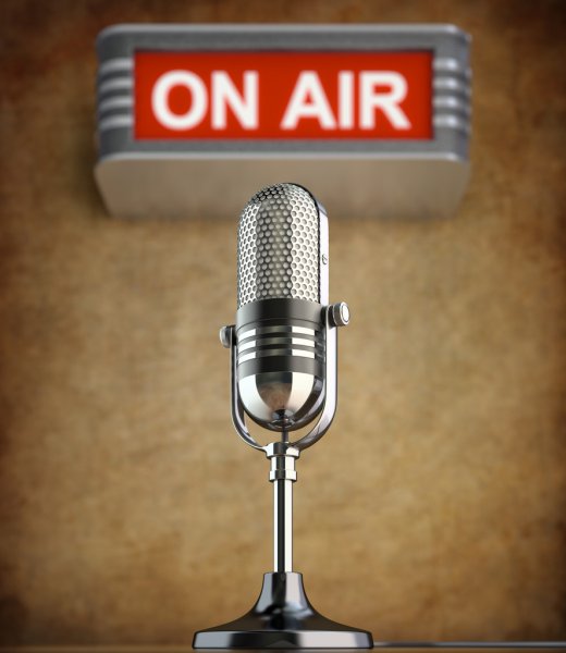 depositphotos_27100947-stock-photo-retro-microphone-in-the-old depositphotos_27100947-stock-photo-retro-microphone-in-the-old